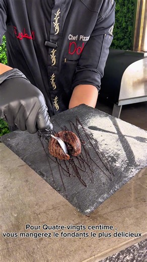 Fondant facile Les ingrédients 100g chocolate 90g beurre 80g sucre 30g farine 2 œuf Sel #fyp #follow #viral #viralvideos #fondant