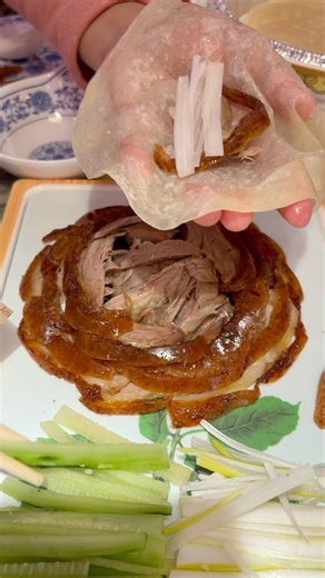 Wrapped Roast Duck at Fugui Spring Pancakes & Roast Duck Restaurant 富贵春饼(烤鸭), Rushan, Weihai, China