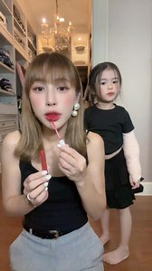 ແຂນຫັກກາຍັງຕີແມ່ຜູ້ນ້ອຍນິ 555 ຊື້ລິບໄດ້ເດີ້ | Appleminiberry