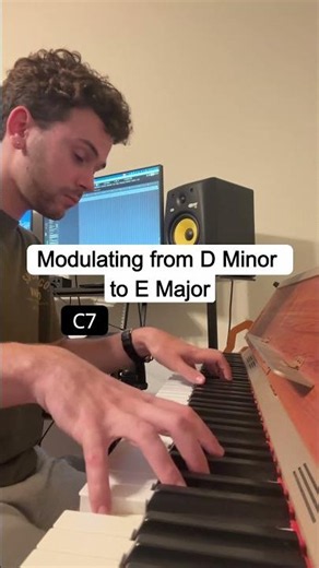 Modulating from D Minor to E Major (Improv)