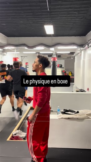 Magic coach on Instagram: "Sans cardio, pas de combat. Sans condition physique, pas de victoire. 🔥🥊 On parle souvent de technique en boxe… mais sur le ring, c’est ton cardio qui décide si tu continues à boxer ou si tu subis. 🥊🔥 Un jab parfait ne sert à rien si tes jambes ne répondent plus, si ton souffle s’écroule au deuxième round, si ton corps n’a plus d’essence pour avancer. La vérité, c’est que les combats ne sont pas gagnés par le plus stylé, mais par celui qui respire encore quand l’au
