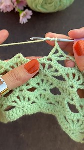 This is super beautiful crochet pattern 😍💯full tutorial is here 👉🏻 https://youtu.be/Rya-juTeJ0A?si=SknHYk6H_Vd62-c1 . #knitting #crochets #crochettutorial | Knit Crochet Patterns