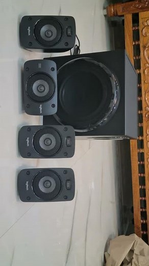 Logitech Z906 5.1 1000Watts Monsters