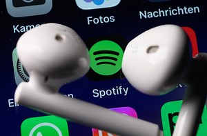 Is this band AI? Some sure think so, and say it’s ripping off popular artists