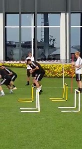 11K views · 232 reactions | Training to avoid journalists questions...  | VecchiaSignora.com | Facebook