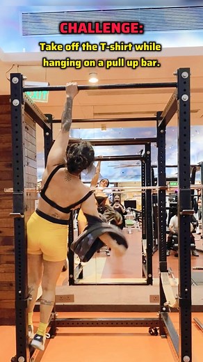 Do you have this kind of grip? #TheShwetaMehta #fitnessmotivation #fitness #challenge #ChallengeAccepted #pullups Shweta Mehta | Shweta Mehta