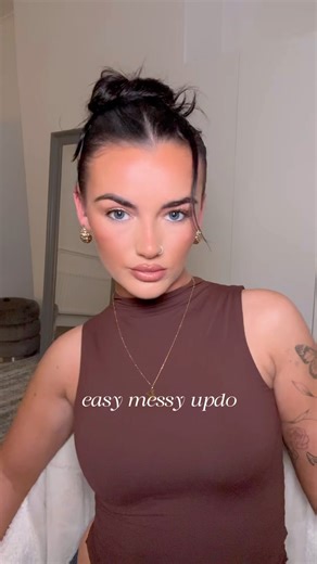 Quick & easy messy updo hairstyle 🫶🏼 #hairstyle #updo #messybuntutorial