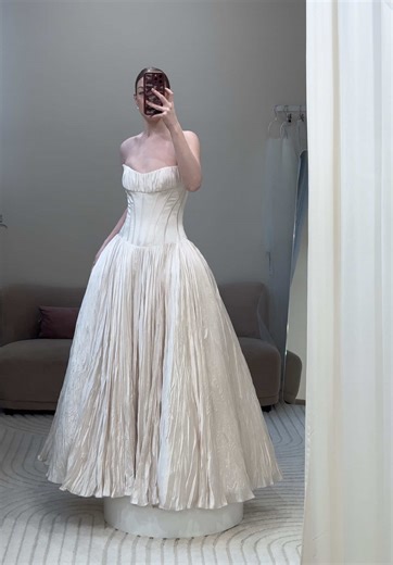 Exploring Daphne: A Modern Disney Bridal Gown
