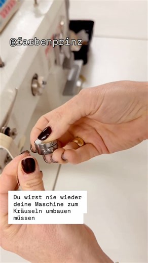 Farbenprinz on Instagram: "Na, hast du das schon mal ausprobiert? Das ist so, so cool wirklich! Denn mit diesem Trick wirst du nie wieder zum Kräuseln an deiner Maschine umbauen oder einen Kräuselfuß montieren müssen! Alles, was du brauchst, sind: 👉 deine Unterspule 👉 dein Oberfaden 👉 und natürlich dein Nähprojekt Mehr nicht! Einfach, schnell und super praktisch! Kanntest du diesen Trick schon? Schreib’s mir unbedingt in die Kommentare, ich bin gespannt! KRÄUSELN NÄHEN ESCHENBURG STOFFLADEN K