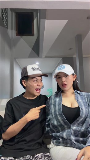 Hegar and Zesa's Poolside Adventures