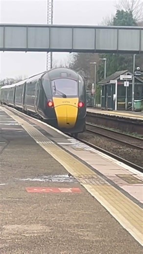 Coming from Penzance going to Exeter Saint David’s GWR class 802 train emu
