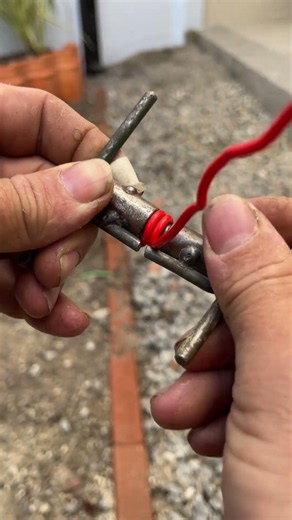 This Is What Every Good Electrician Does with Wires #BrazilDIY #CreativeSolution #BrilliantIdea