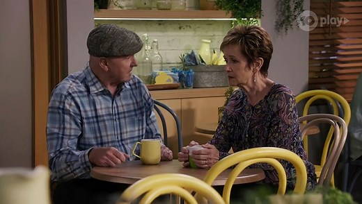 Neighbours 8850 and 8851 / 16th June 2022