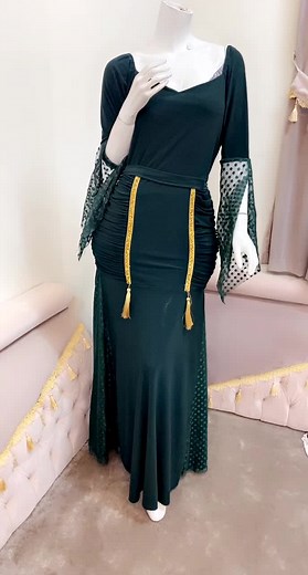 Elegant Dark Green Dress Showcase for Fashion Lovers
