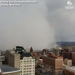 129K views · 1K reactions | A snow squall in Albany, New York quickly formed what resembled a wall of snow slowly advancing on the city. Snow squalls can produce effects similar to blizzards or whiteouts. https://abcn.ws/2RdA6YR | ABC News | Facebook