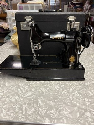 Singer 221 Featherweight Sewing Machine | eBay