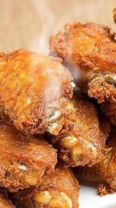 Air Fryer Breaded Chicken Wings Ready for super crispy wings that can be ready in just 30 minutes? Air fryer breaded chicken wings use a simple breading for crispy-on-the-outside, juicy-on-the-inside perfection! Recipe in comment! | Air Fryer: Easy Recipes