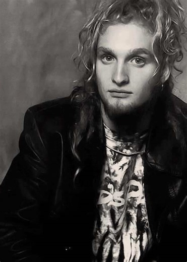 Exploring Alice in Chains and 90s Grunge Music
