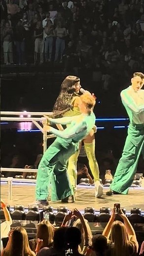 I wanna see your Peacock! Katy Perry live at Royal Arena Copenhagen, 10-19-25