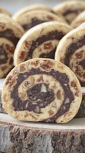 44K views · 1K reactions | Ovih dana uživali smo u tako jednostavnim, a finim Oblatnama sa smokvama  ❤ Super je što ih ispadne dosta  Recept možete pogledati ovdje: https://www.kolaci.biz/oblatne-sa-smokvama.html | Natašine slastice - Kolaci.biz | Facebook