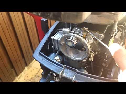 Yamaha 4 hp 2 stroke outboard motor (cold start)