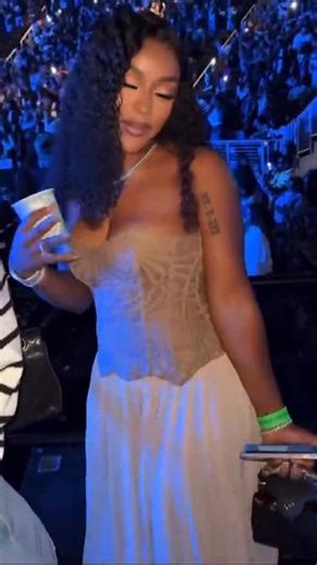 Davido beautiful wife chioma 🥰🥰❤❤. #fypシ゚viralシfypシ゚ #fypviralシ #explorepage #davido @highlight @highlight Davido | Omoh Oba