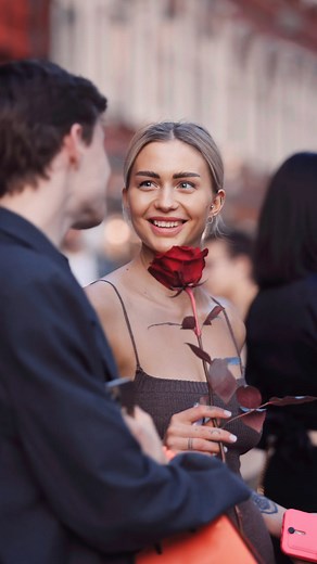 826K views · 9.5K reactions | ✨❤️ #streetphotography #photography #photoshoot #portrait #travel #model #beautiful #fashion #canon | Semkagraphy | Facebook