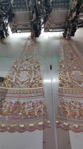 Royal Creation on Instagram: "#SuratTextile #LehengaCholi #DelhiFashion #EthnicWearIndia #mumbaifashion"