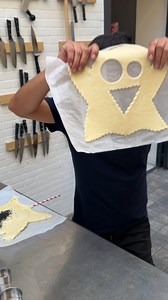 Deep-Fried Pizza Ghost! The spooky snack you deserve 👻🍕 | Chefclub GruB