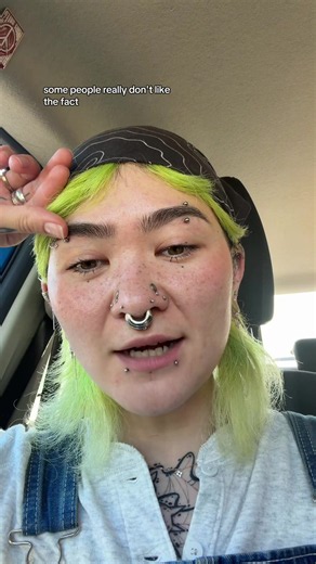 i did put chains on both brows but for whatever reason i didn’t like it as much as just the side with the ring 🤷🏻‍♀️ this makes me want a third piercing on this side with slightly smaller beads and a different texture chain eeeeeehhhheheehhe #piercings