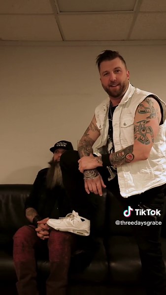 If you ever wondered what it’s really like being on tour 😂 a different kind of #stoolchallenge #chairchallenge 🪑🤔 #threedaysgrace #chair #stool #backstage #shenanigans