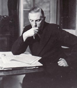 Roger Quilter 'A Children's Overture': "Old Rhymes with New Dresses" - Classicalexburns