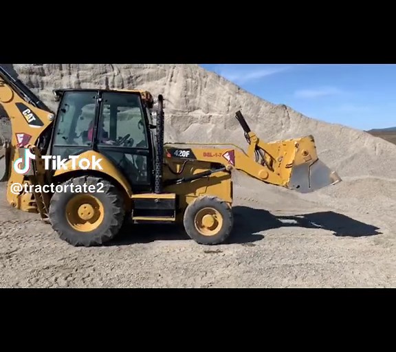 CAT 420F with clam shell style bucket that splits open in the middle to pick up and/or spread material #backhoe #clamshell #420 #caterpillar #heavyequipment #tractor #machine #equipment #construction #machinery #heavymachinery #tractors #constructionequipment #heavyequipmentlife #mininglife #constructionmachinery #usedmachinery #equipmentoperator #miningequipment #constructionzone #miningindustry #miningmachines #dirtwork