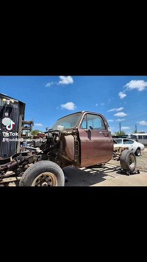 From Rust to Riches 💎💎💎 ODDBALL KUSTOM GARAGE AUSTIN, TEXAS • • • • • #bedazzled #blingbling #bling #tumbler #rhinestones #rhinestone #bedazzledcup #lifted #crystals #restoration #blingcups #crystaltruck #crystalninja #rodeo #motortrend #twostep #oddballkustomgarage #art #crystalembellished #custom #perciosa #customrhinestones #bedazzledcup #texas #supercarblondie #rhinestonesmanufacturer #crystalrhinestone #sparkle #rhinestonenailart #handmade #rhinestonebulk #k15 #c10 #restoration #sparkles