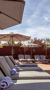 ☀️ Summer vibes are calling… and The Wilde has everything you need to answer. Golden hour glow, rooftop sunsets, spa days that melt your worries away, and cozy nooks to savor every moment. 🌿✨ . #StayWilde #SummerVibes #SedonaEscape #GoldenLight #DesertDreaming #UnwindAndRelax #LuxuryRetreat #RooftopMagic | The Wilde Resort & Spa