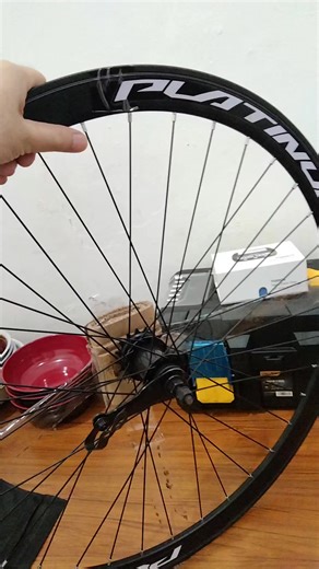 Explore the Wheelset Platinum Fixie 700c