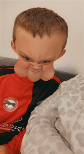 ‘are they little ball sacks’ trying to puff his cheeks to make them bigger 😂😂 this filter though. What the hell !!!!! #fyp #snapchat #funny