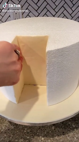 Cake by Annie’s Fake Cake. Thoughts? #wedding #weddingtiktok #weddingday #weddingcake #cake #fyp #weddingplanner #weddingplanning