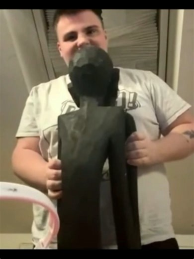 Jaka pokaže plesne sposobnosti @jakaofficial8ll #pero #peromartic #clips #slovenia #fyp #balkan #jakaofficial #smesni.klipi