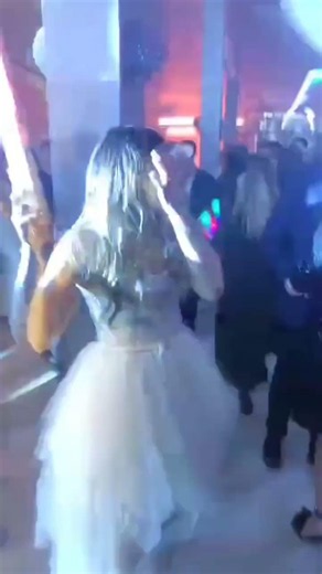 jak sobota to dobrze iść potańczyć a w niedzielę do kościoła podziękować Bogu za każdy dzień 😊👗