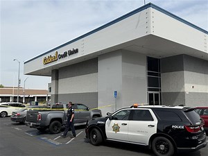 Security guard stabbed outside Fresno bank during family argument