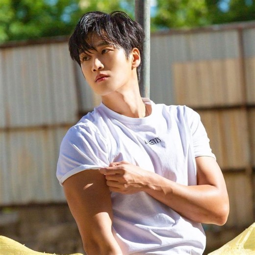 Ahn Bo-hyun's workout routine: everything Jisoo's boyfriend does to keep chiselled