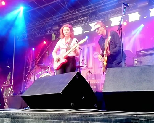 What I love about this video? You can really hear the bass and all the subtleties and nuance of Jon Penner's playing. I love how Jon phrases and changes his patterns as I change what I'm doing. A lot of people think playing blues bass is just repetitive but if you listen to Jon right here, you can see how creative one can get in a simple I IV V slow blues. Jon was influenced by all the greats, including Calvin Jones, Willie Dixon, Jack, Myers, Keith Ferguson, Tommy Shannon etc... In this tune I 