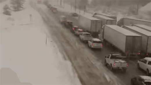 Westbound I-80 closed at Nevada Stateline and Truckee due to spin-outs