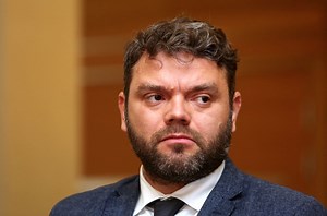 Emīls Jakrins par migrāciju, garo lēmumu pieņemšanas ķēdīti, bedrēm un “Rail Baltica” projektu