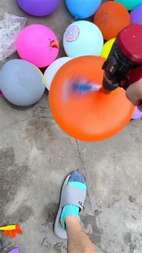 #解压玩具 #旋转陀螺玩具 #气球玩具狗Balloon Popping ASMR Satisfying and Relaxing #balloon #poppingballon