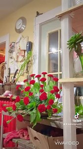 2.9K views · 605 reactions | Making a beautiful casket spray with beautiful red carnations ❤️ | Buds and Bygones Flower Shops | Facebook