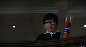 282K views · 3.3K reactions | 21 ans après « Maman j'ai raté l'avion », Disney+ dévoile le remake du film culte, intitulé « Home Sweet Home Alone ». Kevin s'appelle désormais Max, il a un accent anglais, mais une seule chose n'a pas changé : il sait se défendre face au danger. Le 12 novembre sur Disney+ | Vanity Fair France | Facebook