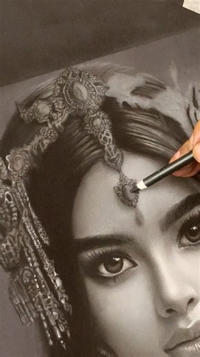 2.7M views · 61K reactions | 'Queen Supayalat' The Great Queen of Burma by Veri Apriyatno Medium: Charcoal & Soft Pastels Grey Tint on Pastelmat Paper #supalayat #queen #art #drawing #drawingpencil | DRAWING PENCIL | Facebook