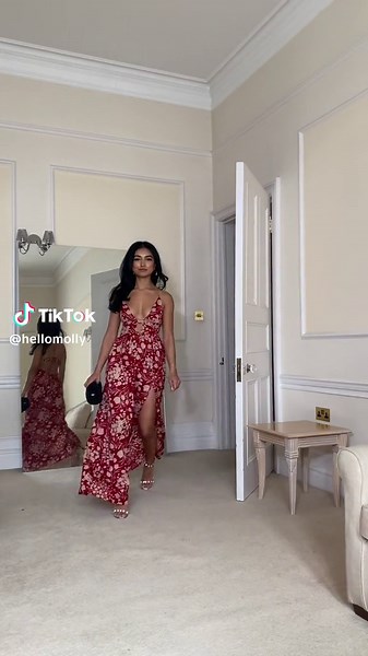 Stunning Resort Wear Favorites | Hello Molly Maxi Dresses